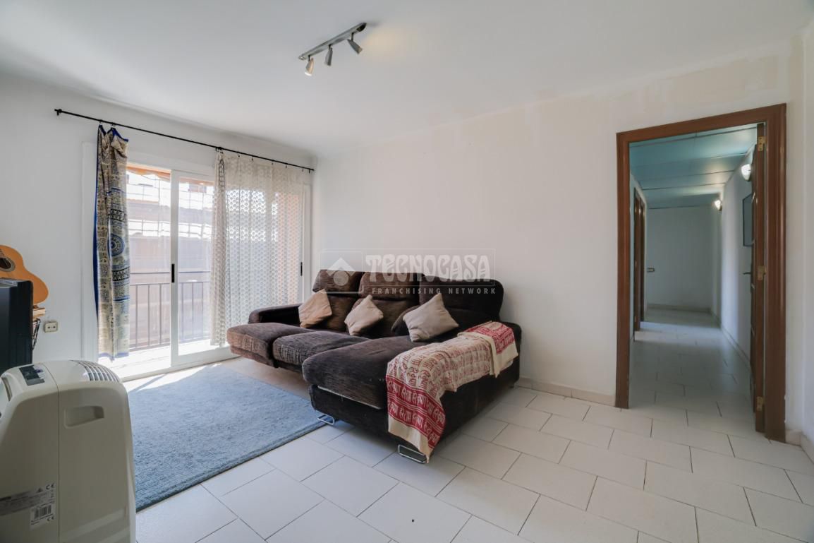 Living room of Flat for sale in Rubí  with Furnished and Balcony