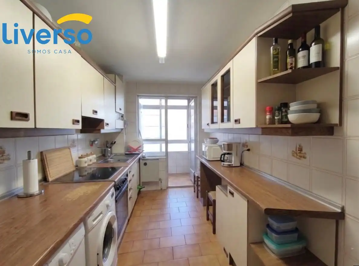 Cuina de Pis en venda en Burgos amb Calefacció, Parquet i Traster