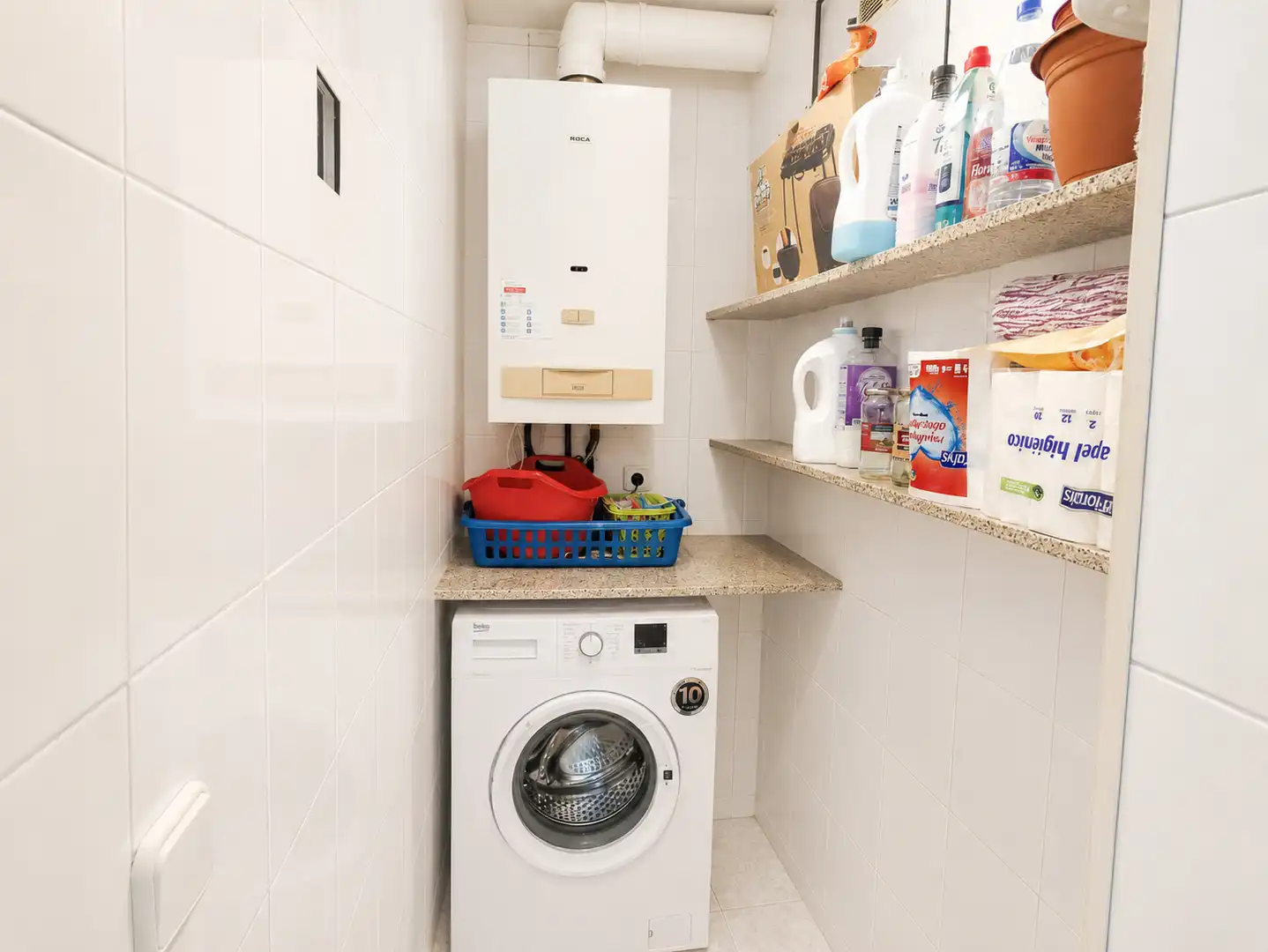 Cocina de Piso en venta en Girona con Calefacción, Amueblado y Horno
