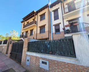 Exterior view of House or chalet for sale in Plasencia  with Air Conditioner, Heating and Terrace