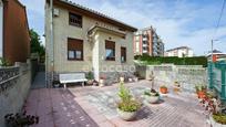 Vista exterior de Casa o xalet en venda en Santander amb Calefacció i Jardí privat