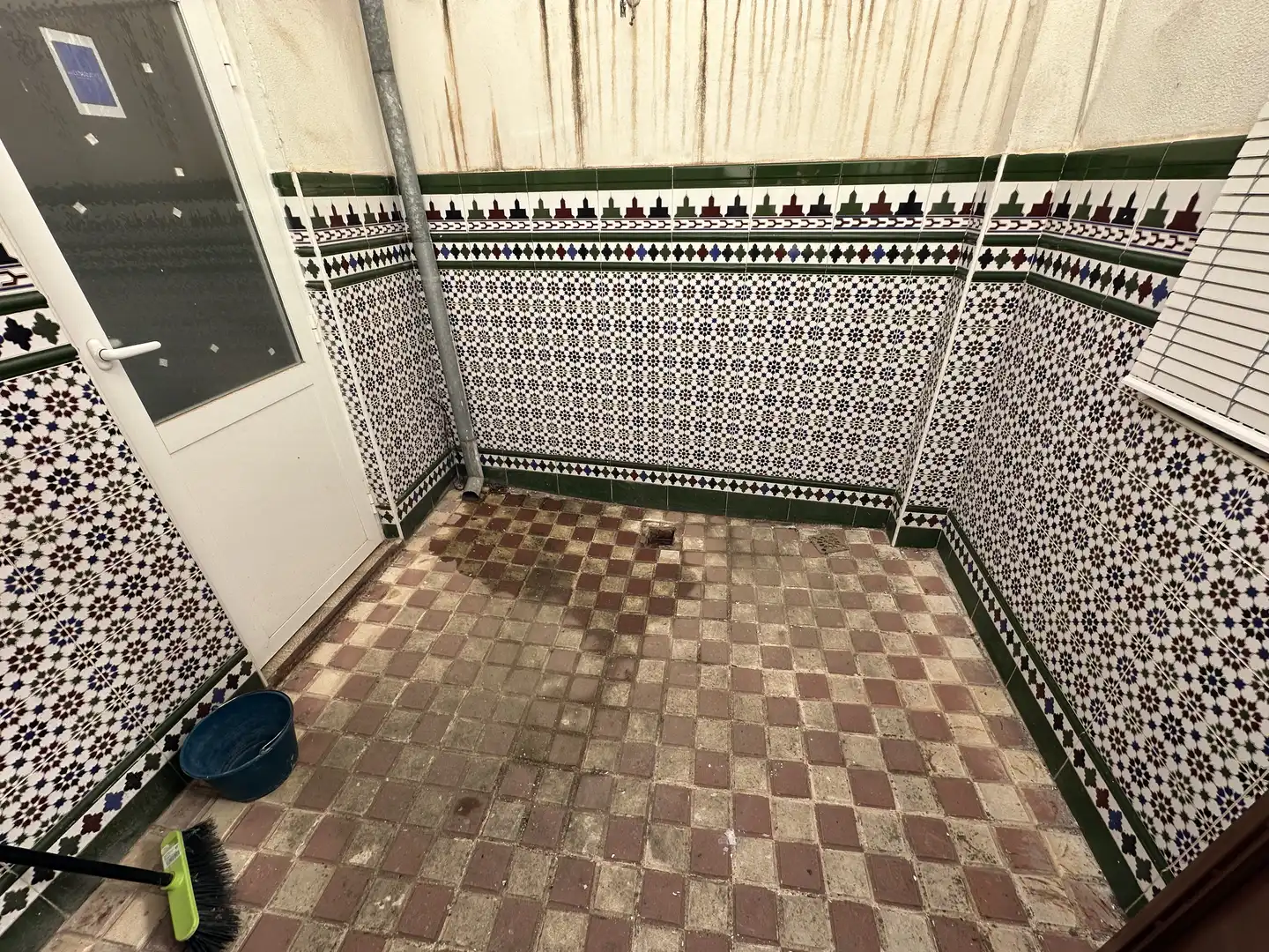 Bany de Casa o xalet en venda en Úbeda amb Terrassa, Traster i Balcó