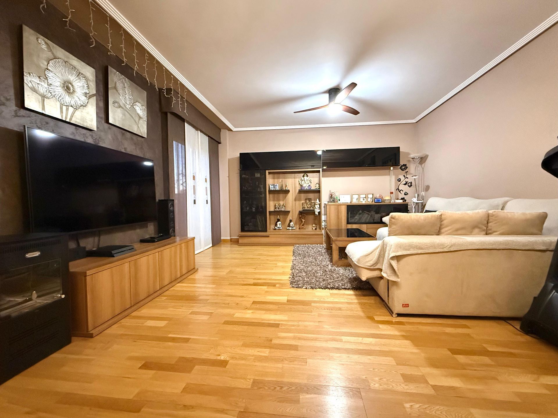 Living room of Flat for sale in Parla  with Air Conditioner, Heating and Storage room