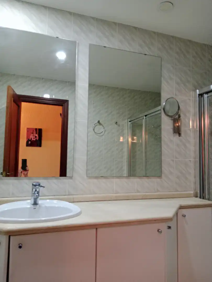 Baño de Piso en venta en Huelva con Aire acondicionado, Amueblado y Horno
