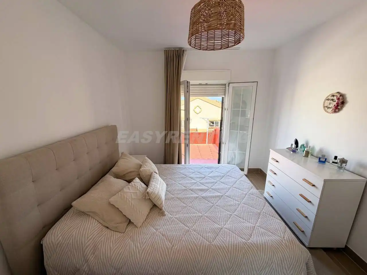 Bedroom of Detached homes for sale in La Línea de la Concepción  with Terrace and Furnished