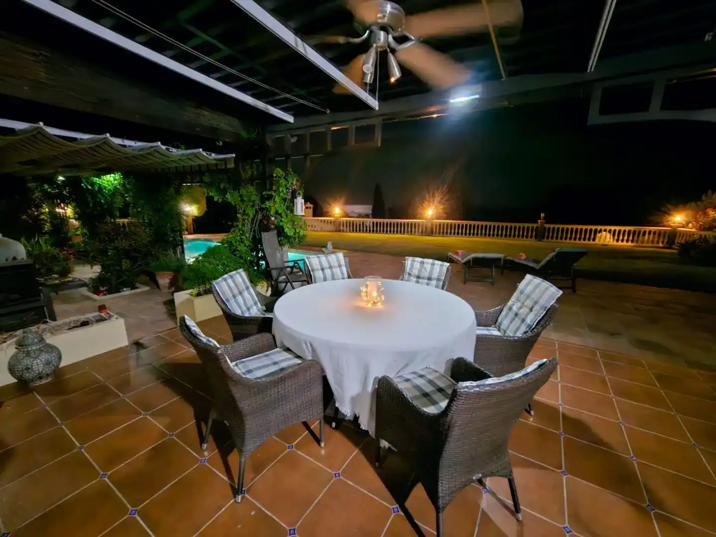 Terrasse von Wohnung zur Miete in Mijas mit Klimaanlage, Privatgarten und Parkett
