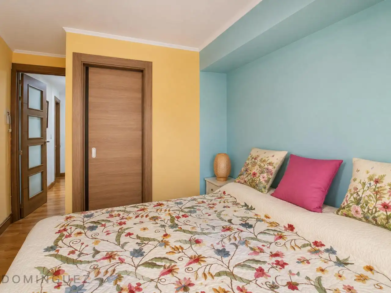 Habitación de Planta baja en venta en Vigo  con Calefacción y Amueblado