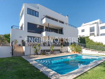 Villa mit Balkon zum Verkauf in Calle del Sargo