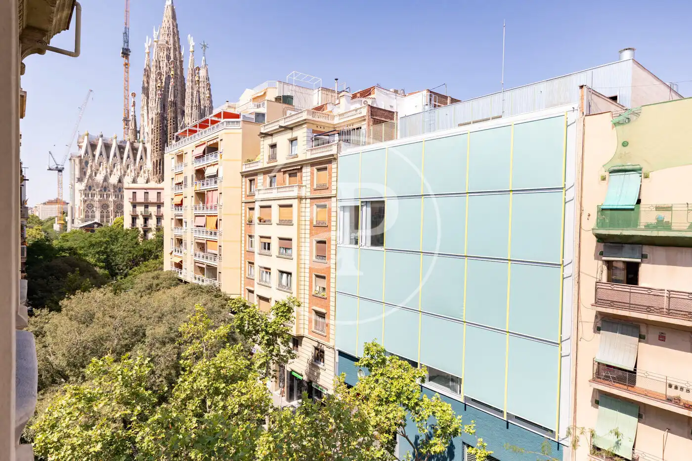 Vista exterior de Piso en venta en Barcelona con Aire acondicionado, Calefacción y Amueblado