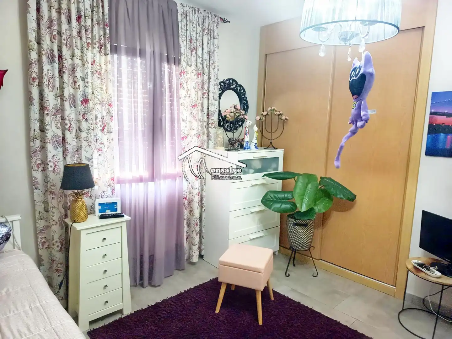 Habitación de Casa adosada en venta en Yeles con Aire acondicionado, Calefacción y Jardín privado