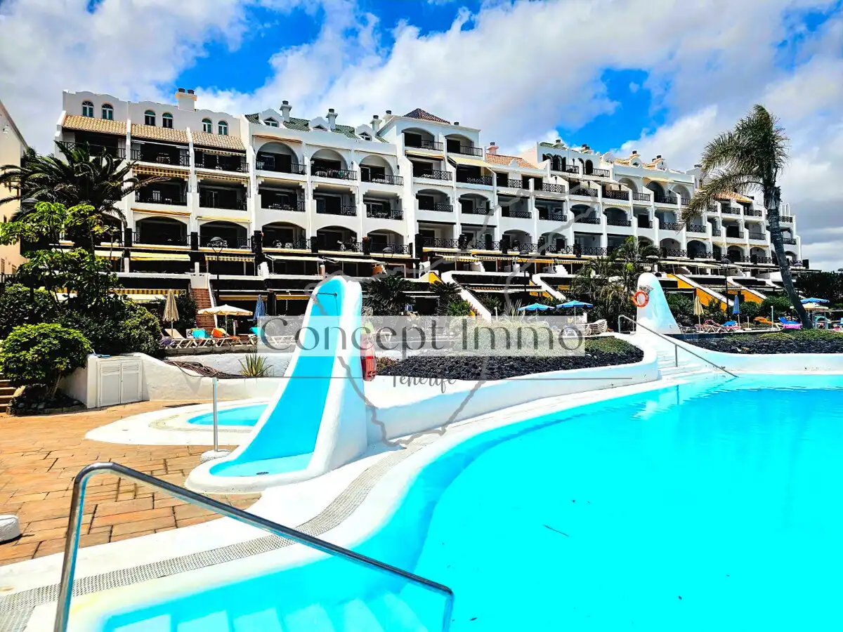 Vista exterior de Pis en venda en Arona amb Terrassa, Alarma i Piscina comunitària