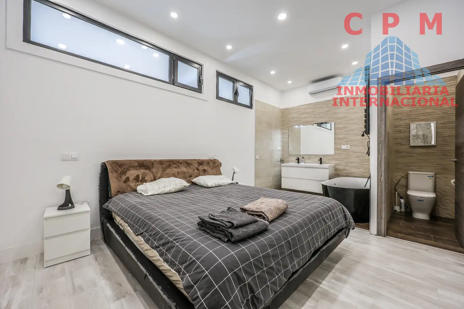 Bedroom of Flat for rent in Madrid  with Air Conditioner, Heating and Parquet flooring