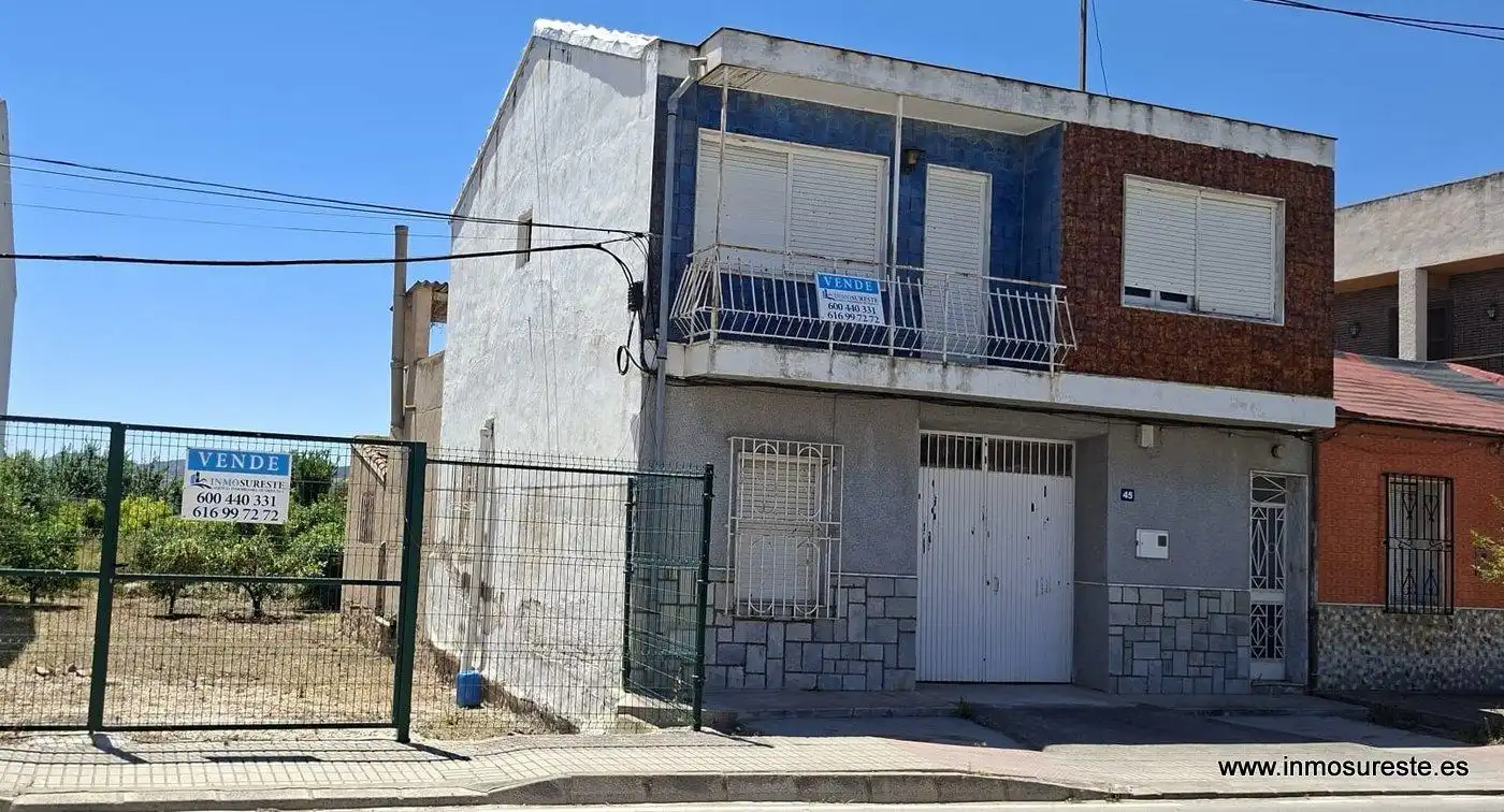 Vista exterior de Casa o xalet en venda en Orihuela amb Terrassa