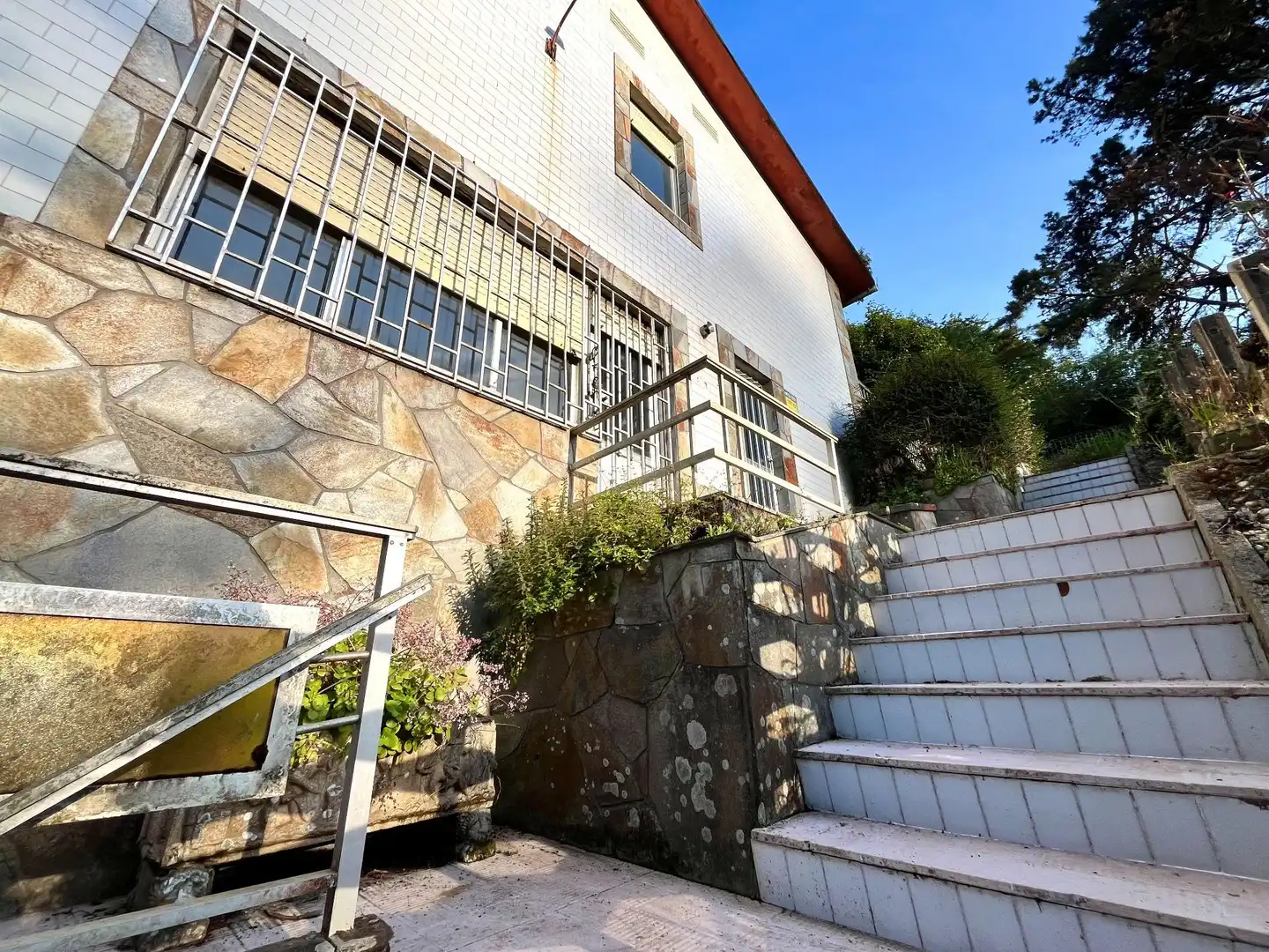 Exterior view of Houses for sale in Oleiros