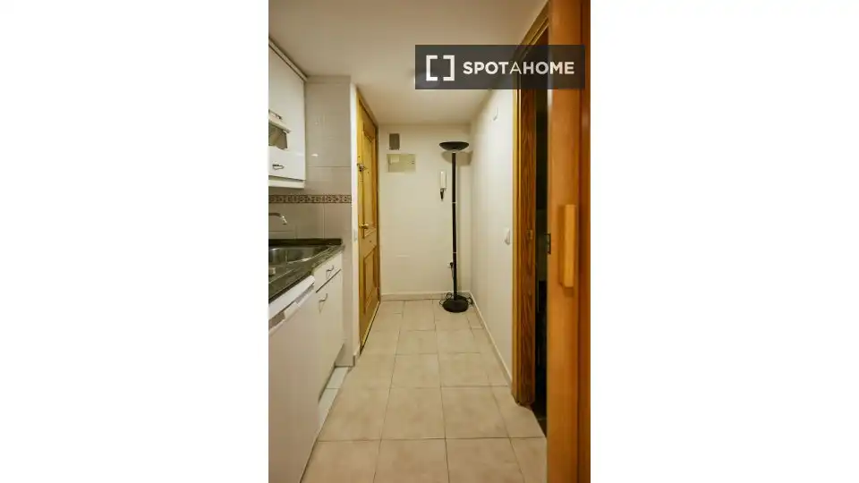 Habitación de Piso de alquiler en Madrid con Aire acondicionado, Calefacción y Amueblado