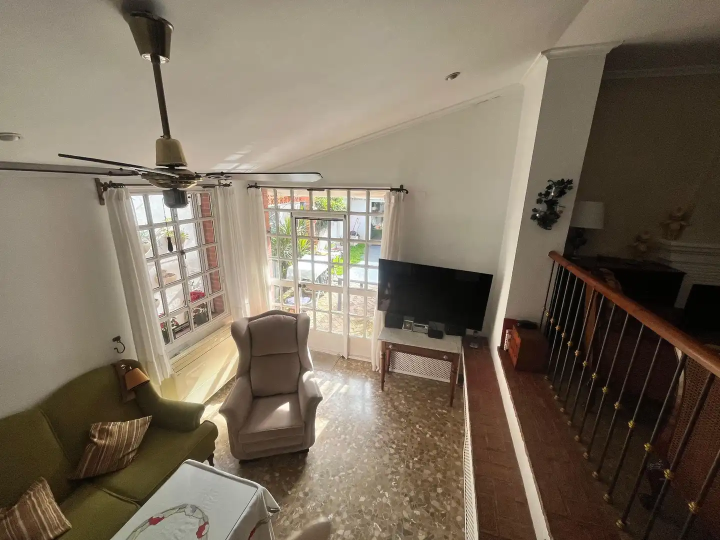 Living room of Houses for sale in Sevilla  with Air Conditioner, Heating and Private garden