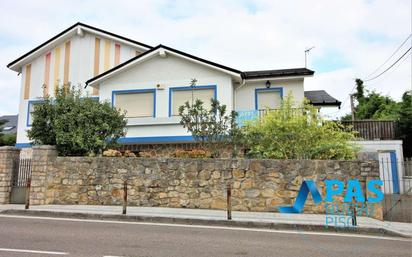 Vista exterior de Casa o xalet en venda en Piélagos amb Calefacció, Jardí privat i Terrassa