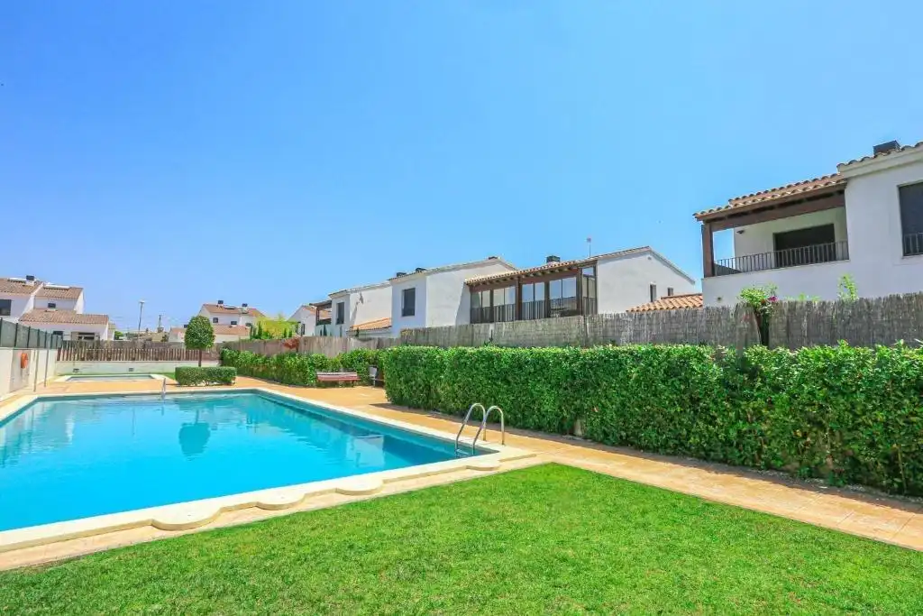 Semi-detached house with pool for sale in Carrer ALFRED SISLEY, imagen 29