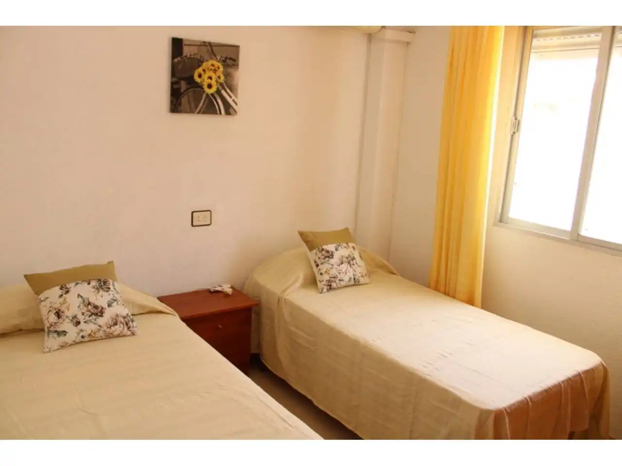 Dormitori de Apartament de lloguer en Almuñécar amb Aire condicionat, Terrassa i Moblat