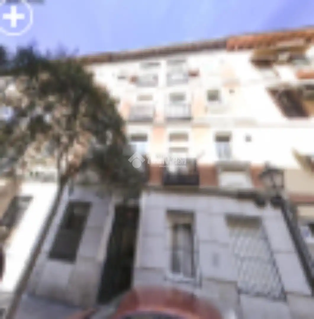 Vista exterior de Estudi en venda en Madrid amb Calefacció