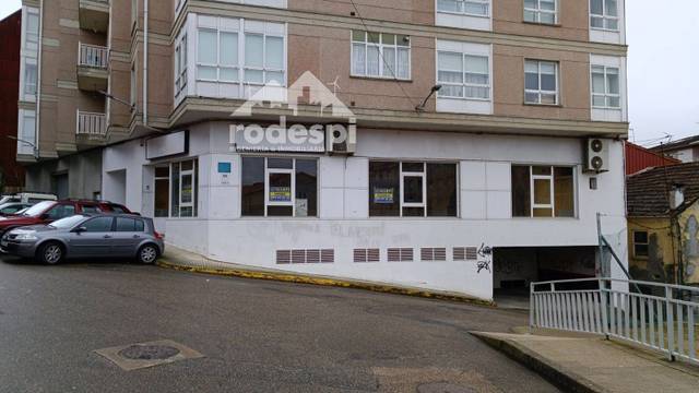 Local comercial en Alquiler en Ponteareas