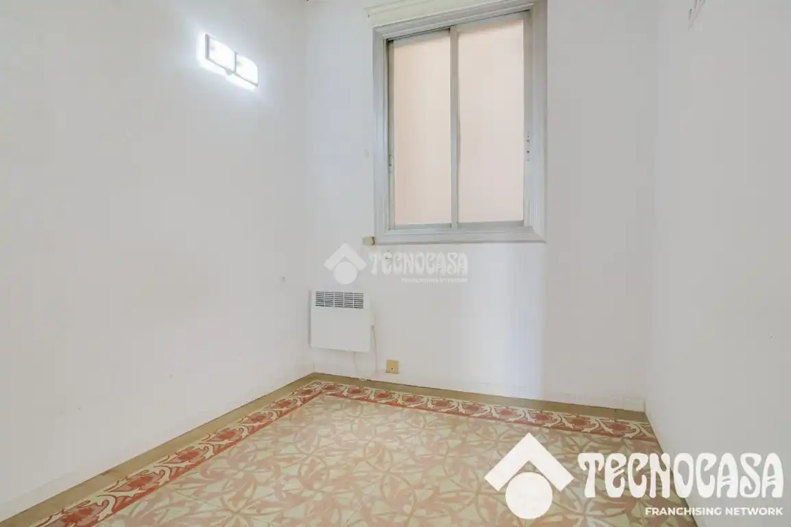 Habitación de Piso en venta en Barcelona con Balcón