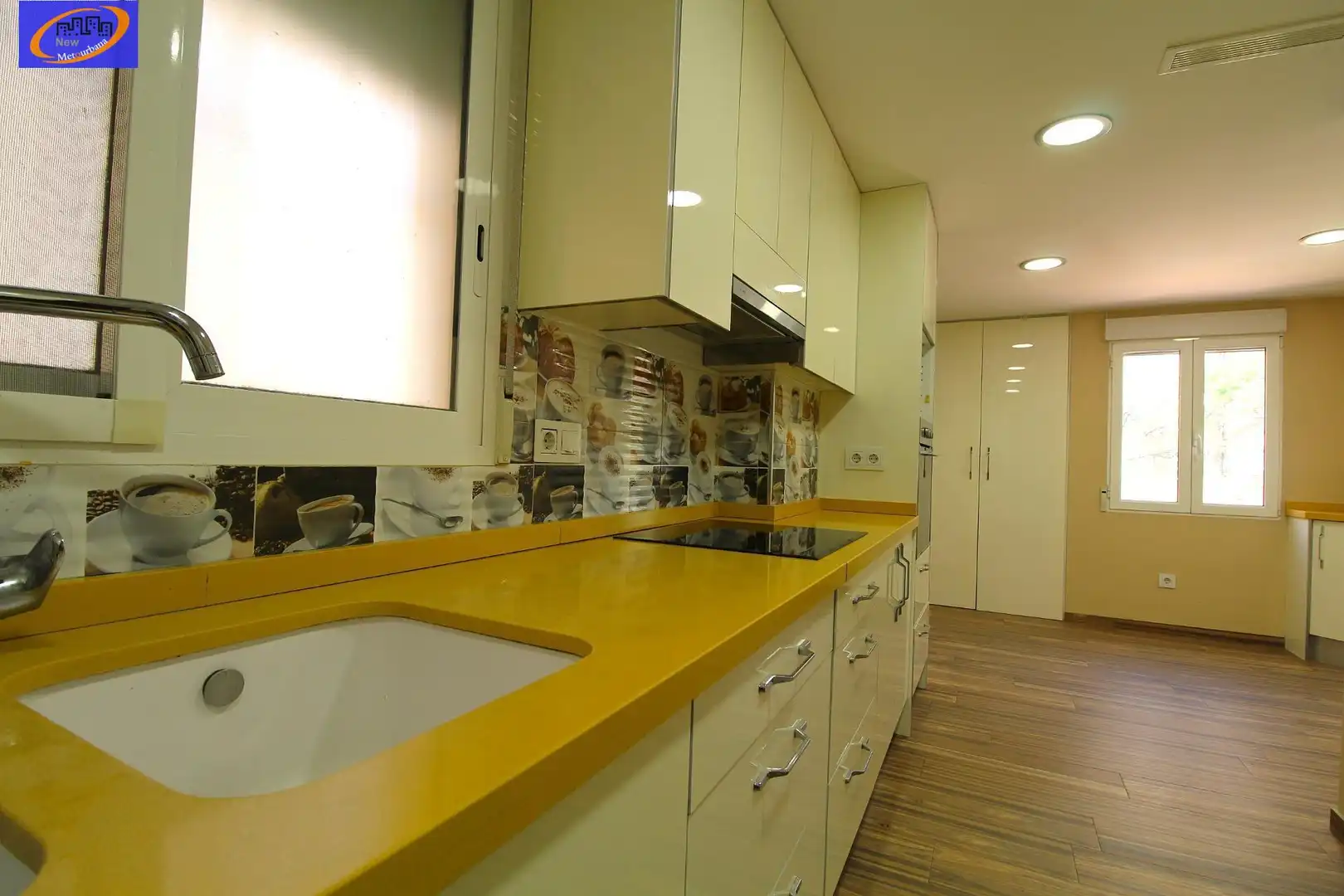 Kitchen of Flat for sale in Valencia  with Air Conditioner, Heating and Storage room