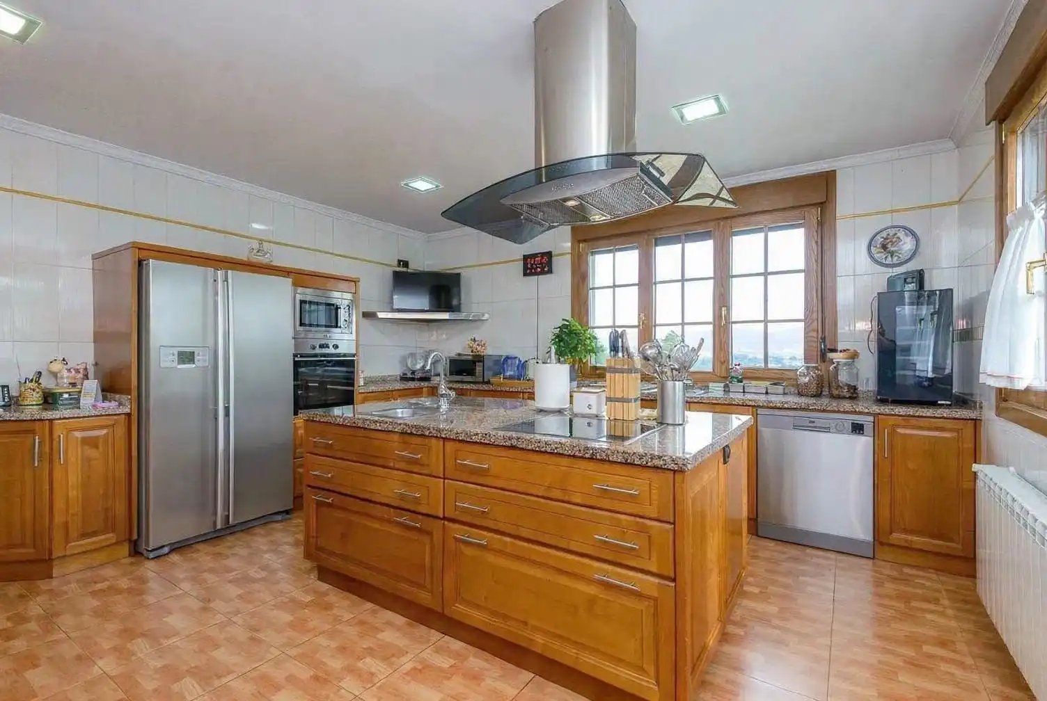 Cocina de Casa o chalet en venta en Oviedo  con Calefacción, Jardín privado y Terraza