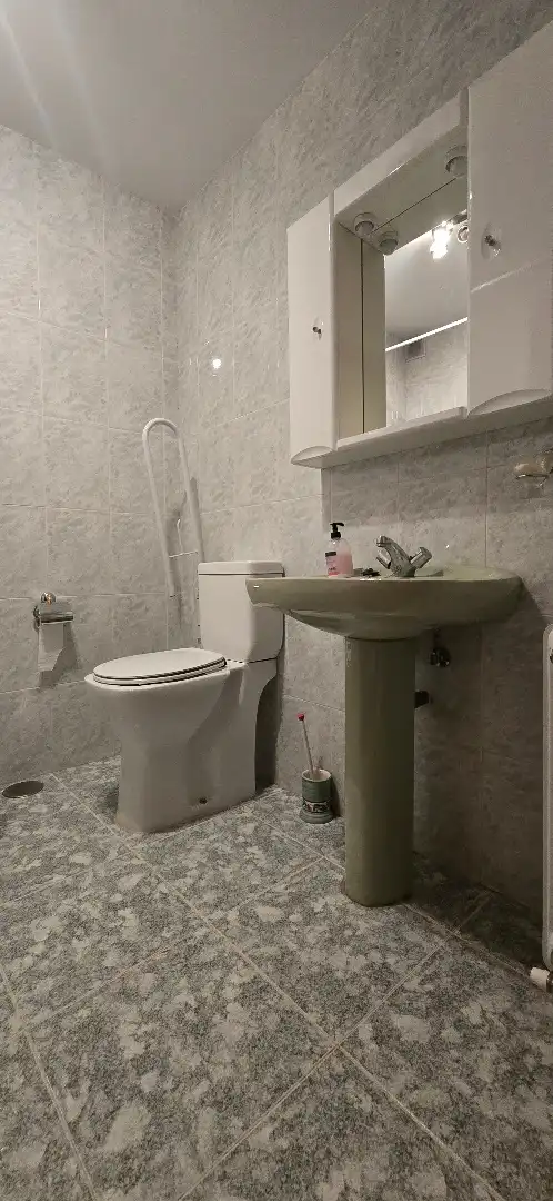 Badezimmer von Wohnung zur Miete in Villacastín mit Heizung, Möbliert und Ofen