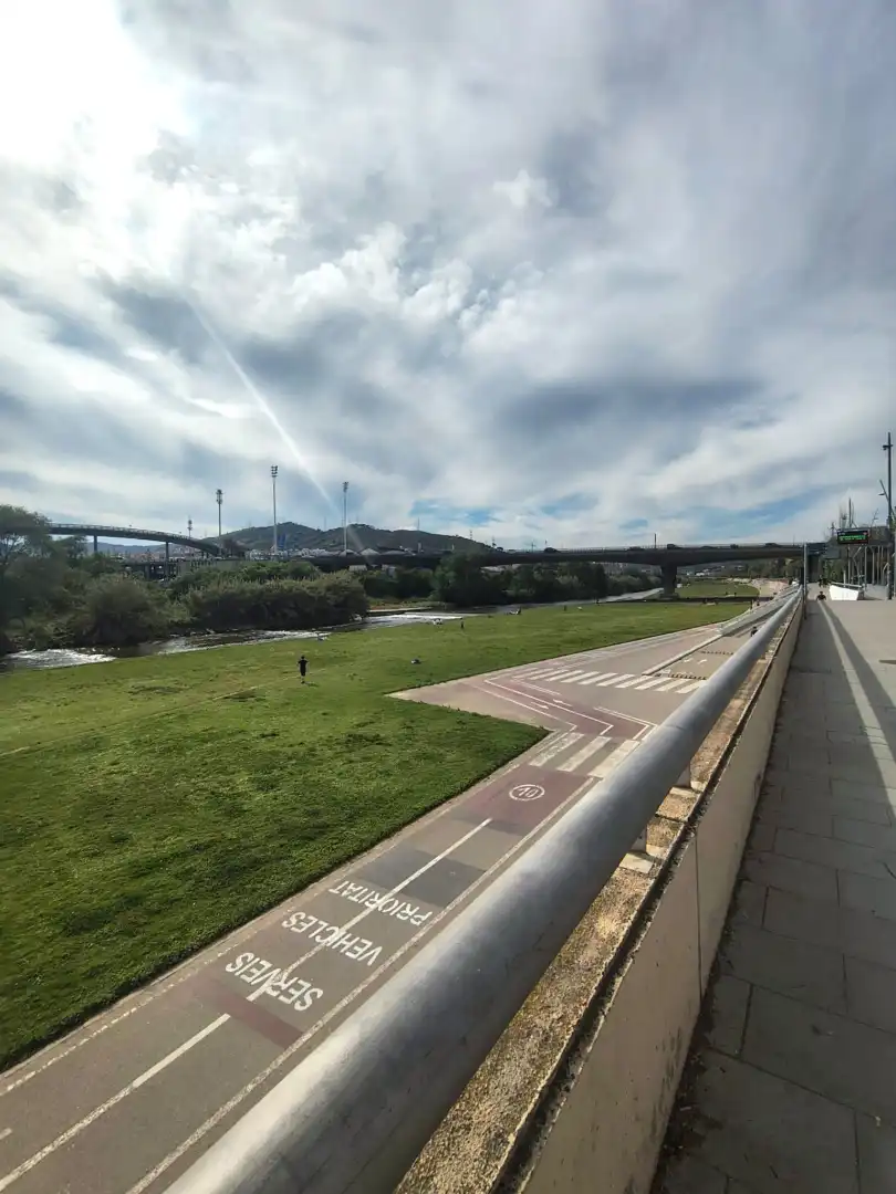 Exterior view of Flat for sale in Santa Coloma de Gramenet  with Air Conditioner, Balcony and Alarm