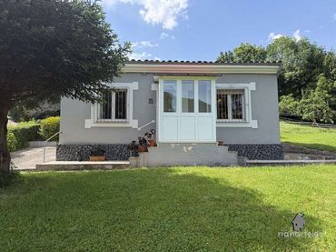Casa amb jardí en venda a Lugar la Pandiella