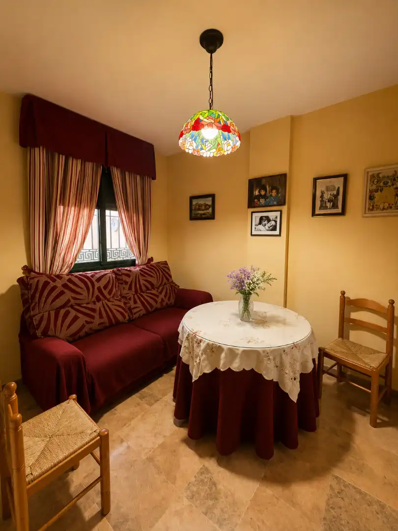 Sala d'estar de Casa adosada en venda en Bormujos amb Aire condicionat, Jardí privat i Terrassa