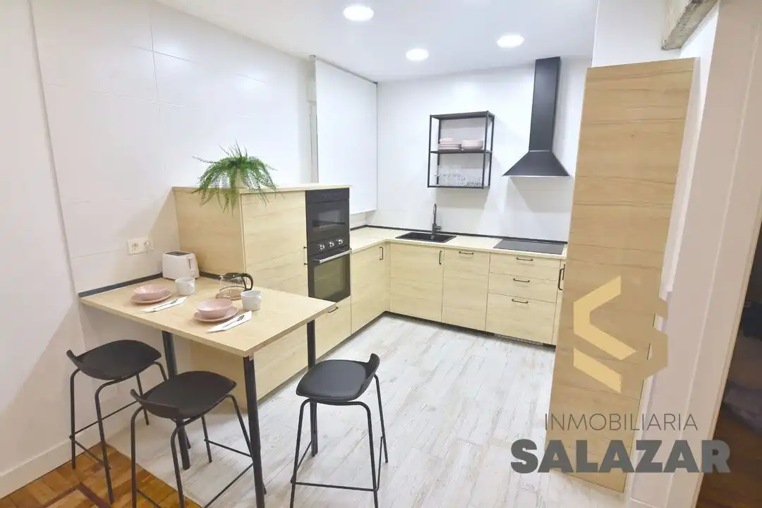 Cocina de Piso de alquiler en Bilbao  con Calefacción