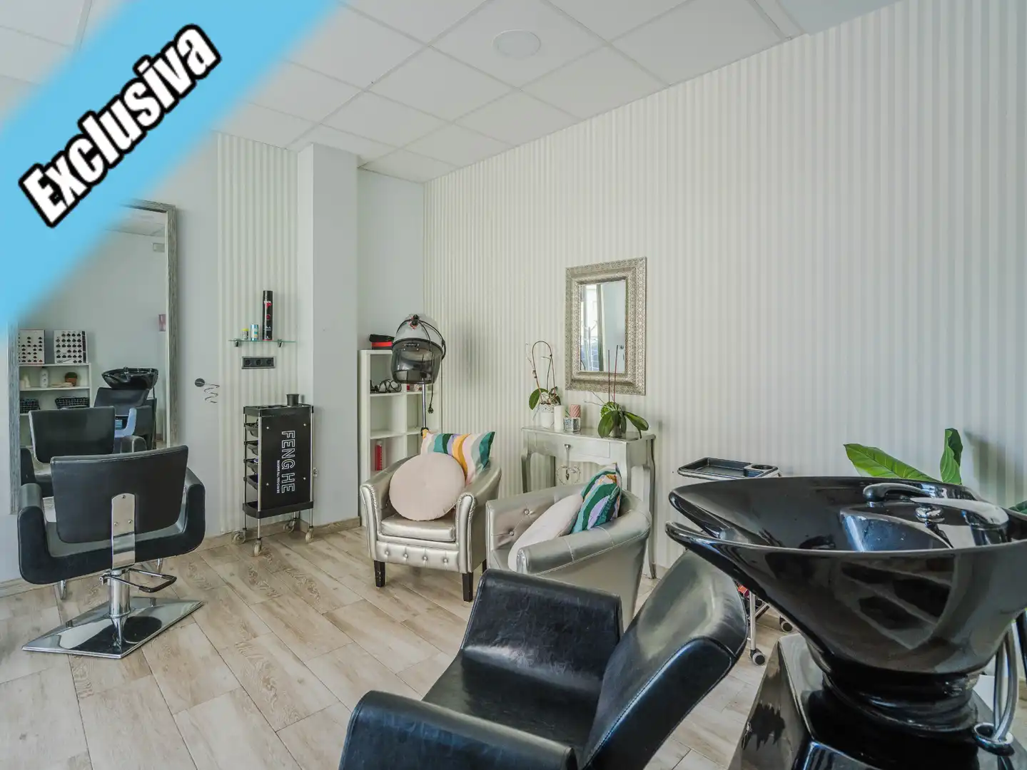 Wohnzimmer von Geschaftsraum zum Verkauf in Limpias
