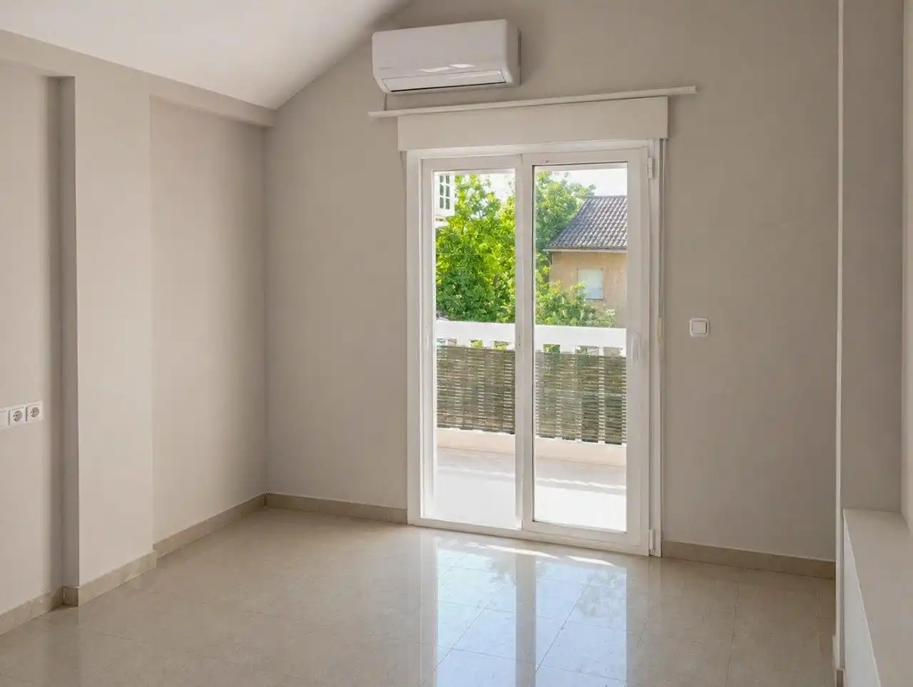 Terrasse von Haus oder Chalet zum Verkauf in Dúrcal mit Privatgarten, Schwimmbad und Balkon