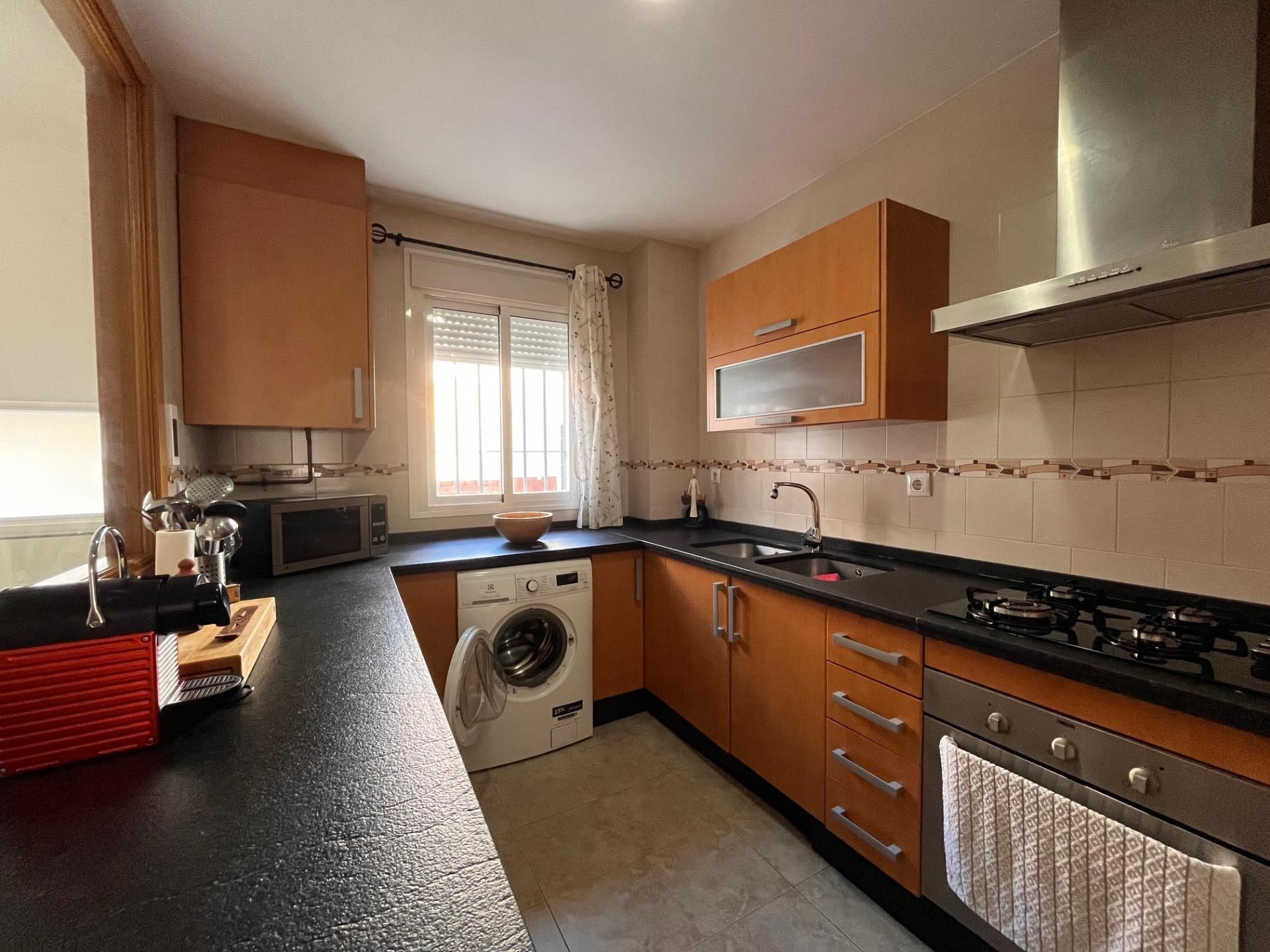 Cuina de Casa adosada en venda en Montilla amb Aire condicionat, Terrassa i Balcó