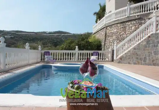 Casa con piscina in vendita a Avenida Salobreña, imagen 4