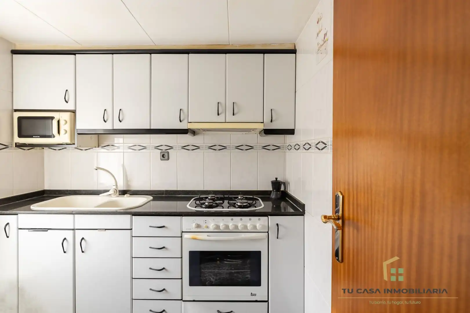 Küche von Wohnung zum Verkauf in Badalona mit Klimaanlage