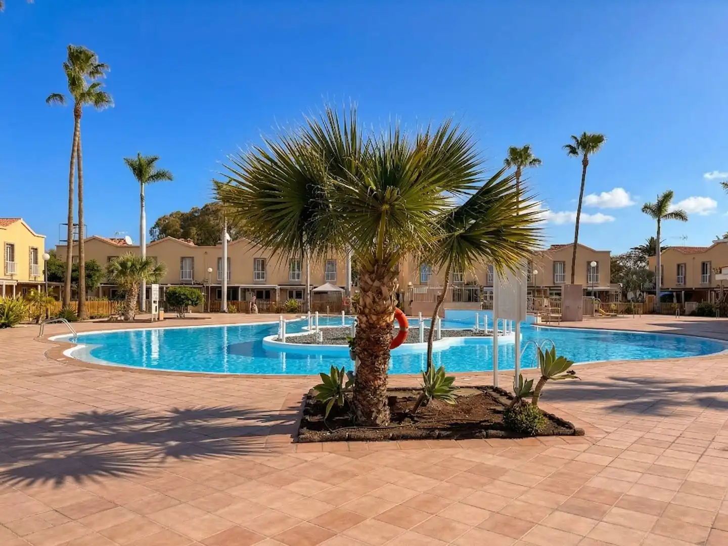 Piscina de Dúplex en venta en San Bartolomé de Tirajana con Jardín privado, Terraza y Amueblado