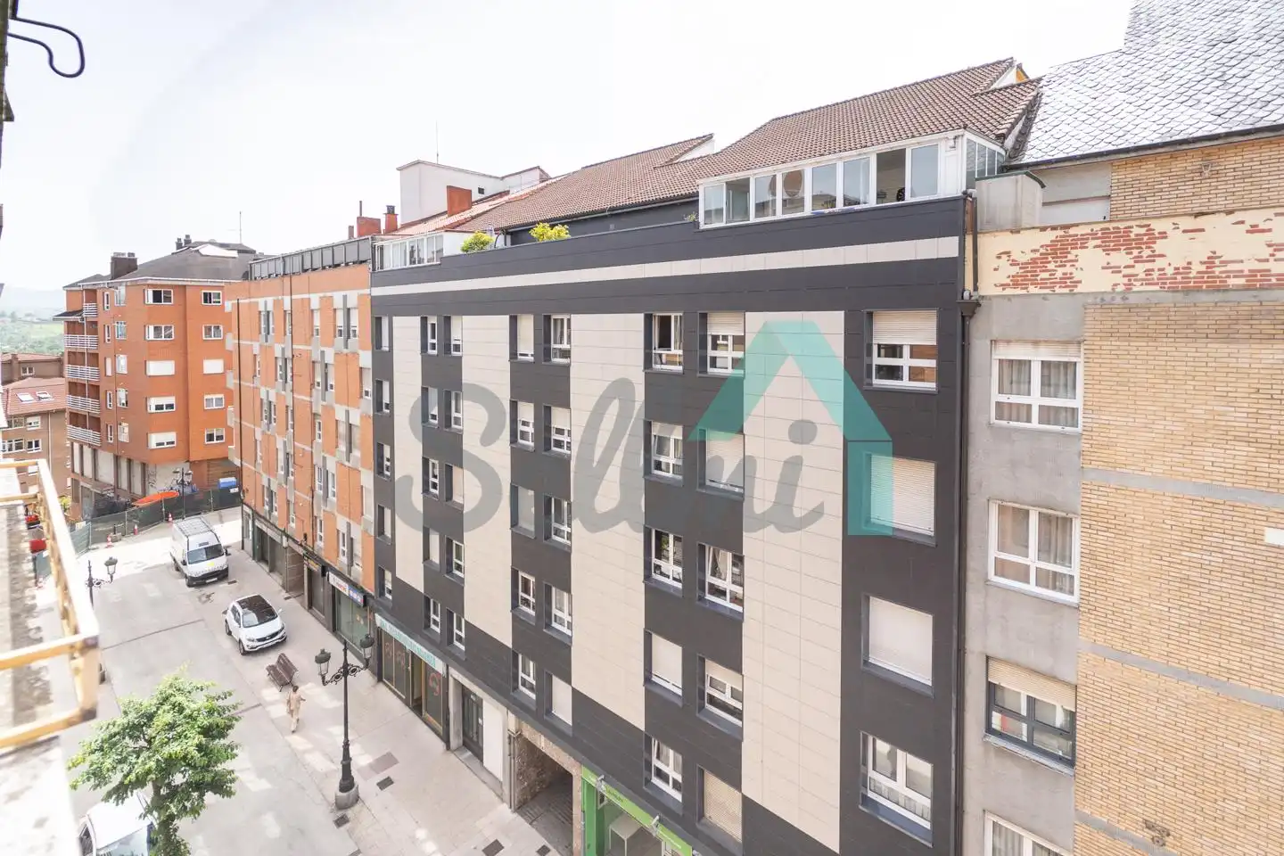 Außenansicht von Wohnung zur Miete in Oviedo  mit Heizung, Parkett und Möbliert