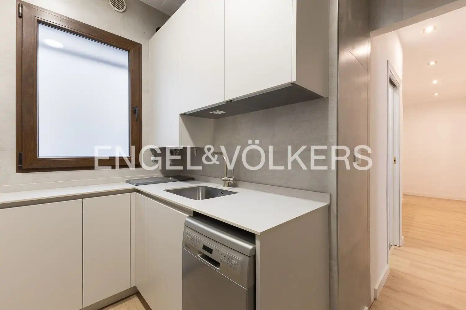 Kitchen of Flat for rent in Valencia  with Air Conditioner, Heating and Parquet flooring