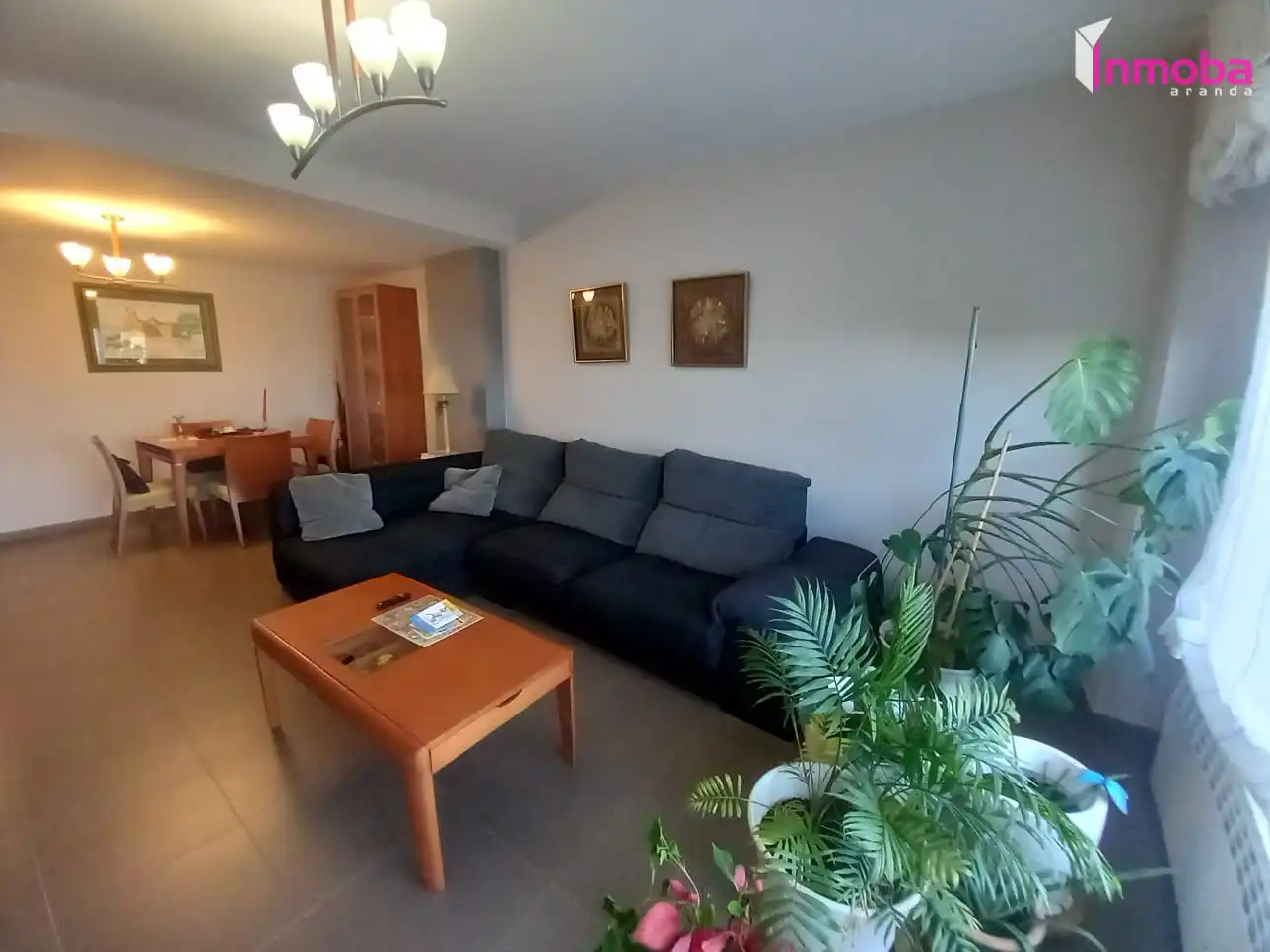 Sala d'estar de Casa o xalet en venda en Aranda de Duero amb Calefacció, Jardí privat i Parquet