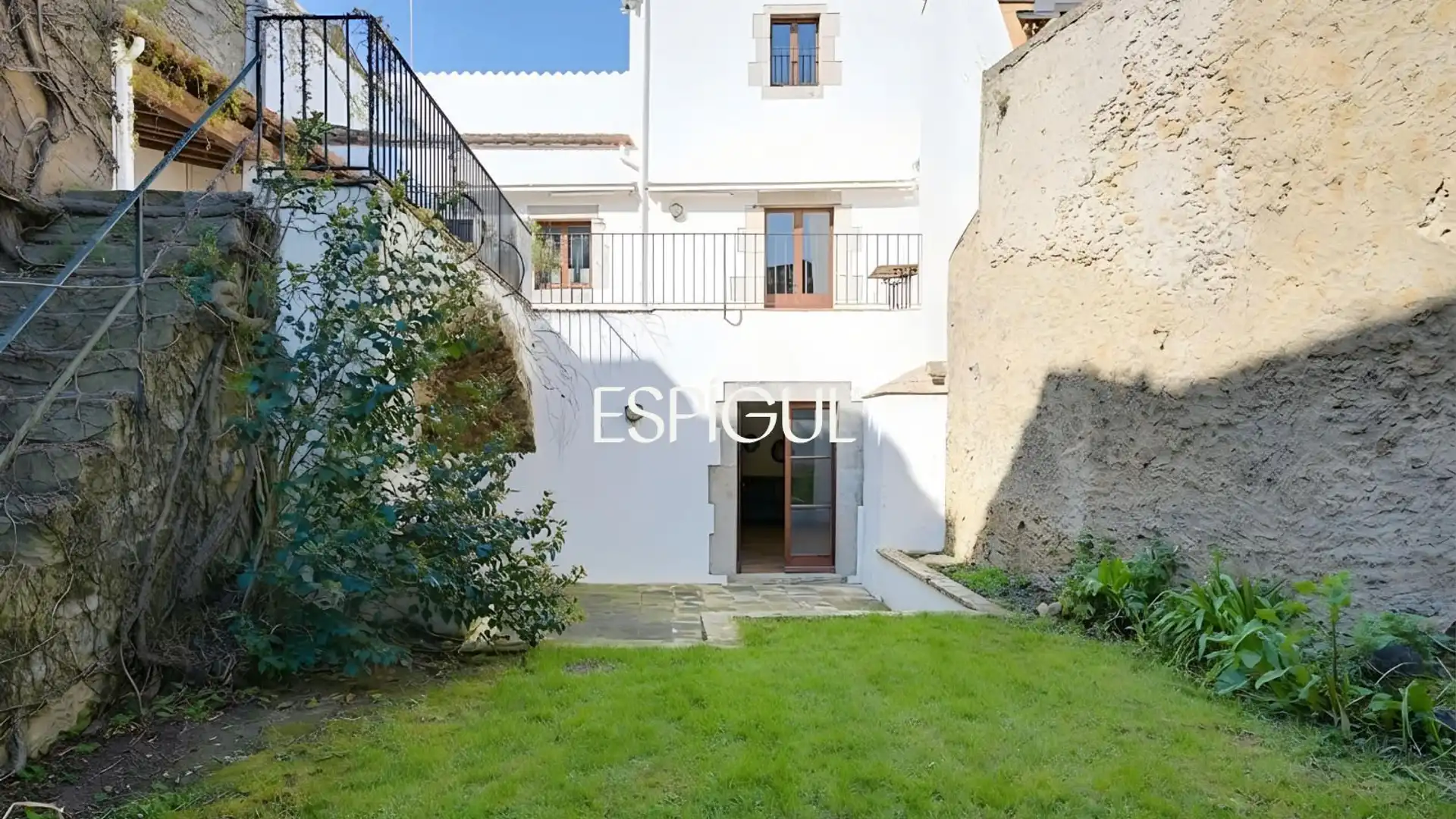 Außenansicht von Haus oder Chalet zum Verkauf in Torroella de Montgrí mit Privatgarten, Terrasse und Abstellraum