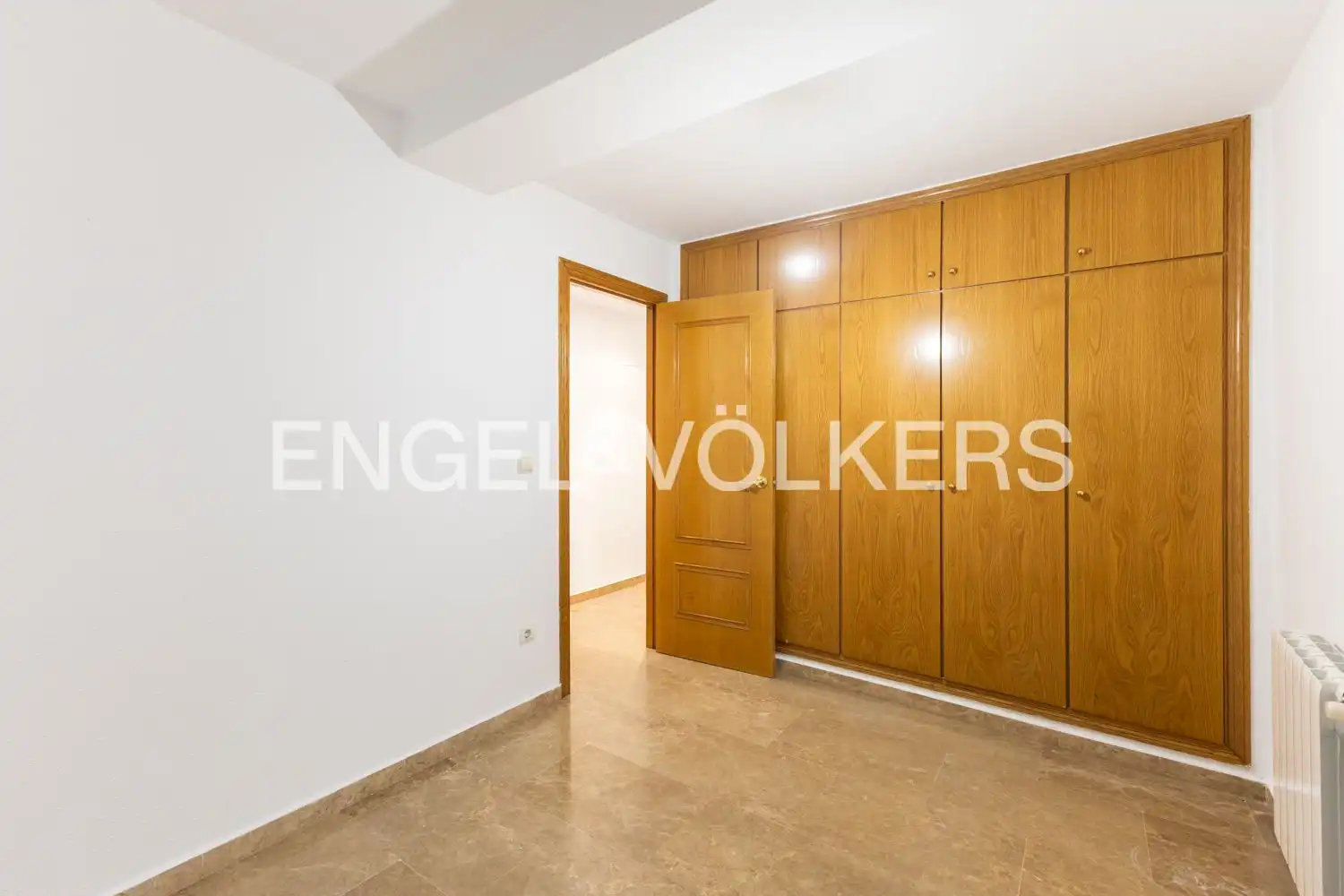 Wohnung zum Verkauf in Valencia mit Klimaanlage, Heizung und Terrasse