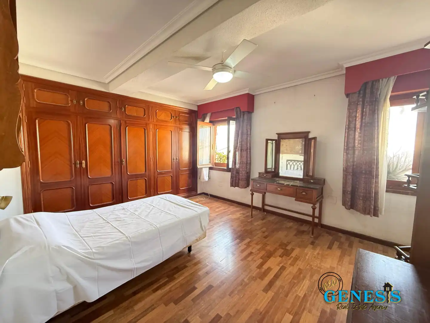 Dormitori de Apartament en venda en Torrevieja amb Parquet i Moblat