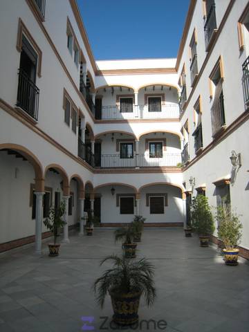 Piso en Alquiler en Pl. Padre Jerónimo de Córdoba en Santa Catalina