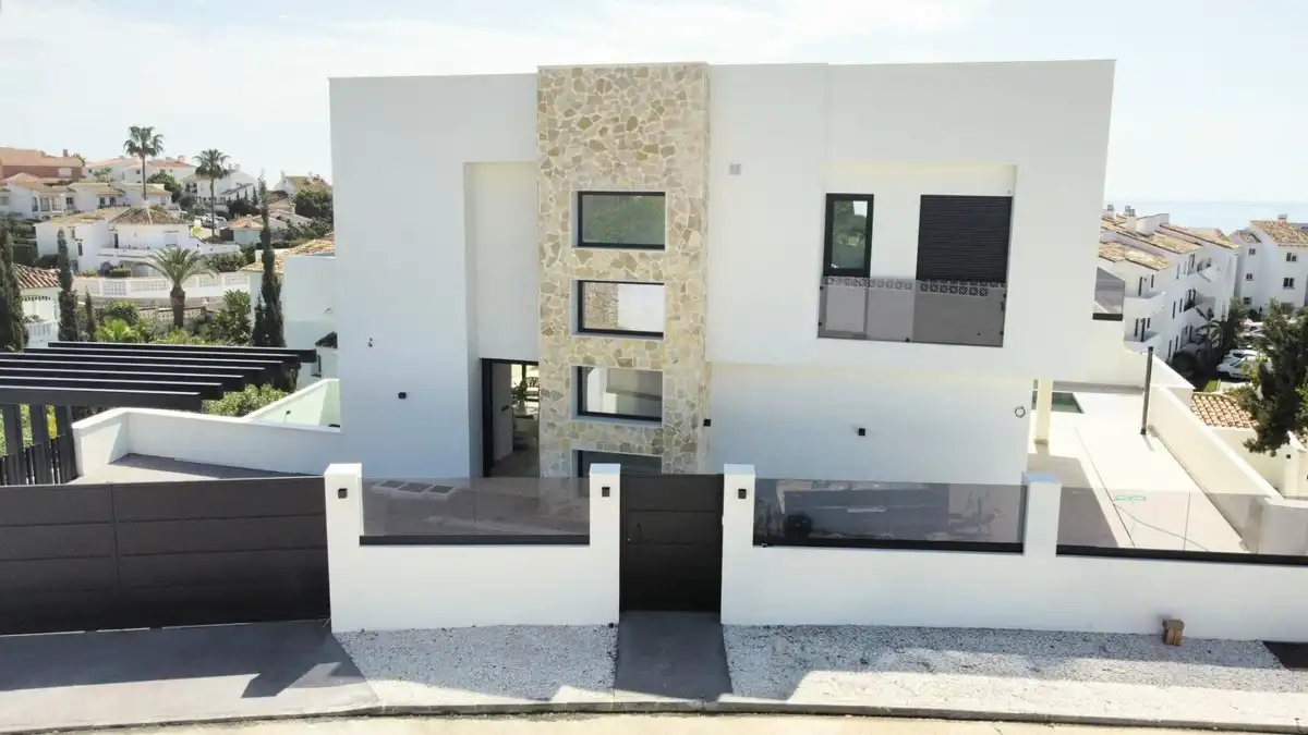 Detached house with pool for sale in Riviera del Sol, imagen 5