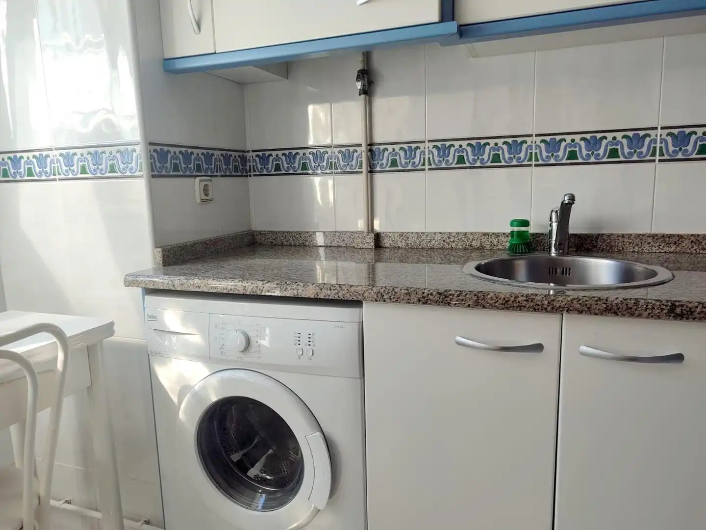 Cocina de Piso de alquiler en Oviedo  con Calefacción y Amueblado