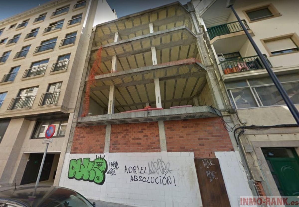 Vista exterior de Edifici en venda en Vigo 