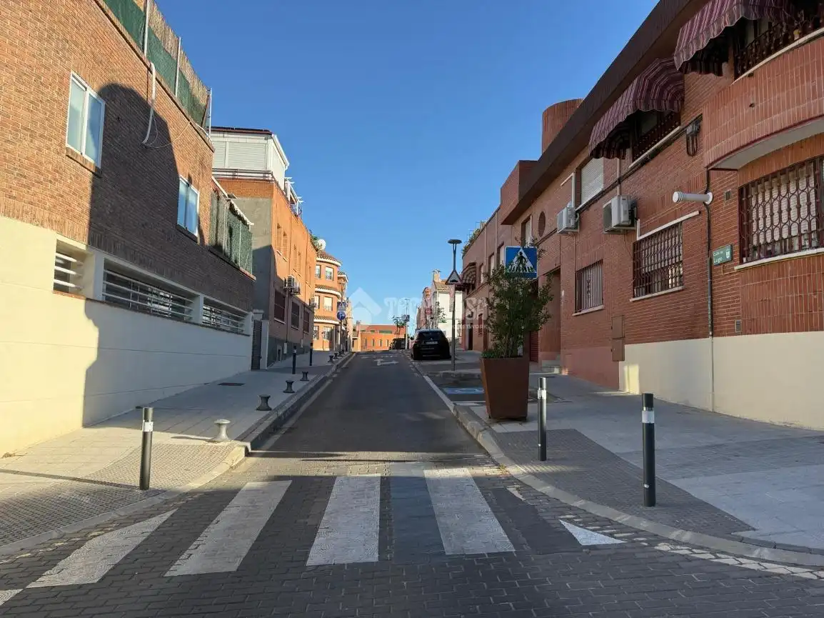 Vista exterior de Local en venta en Alcobendas con Aire acondicionado y Terraza